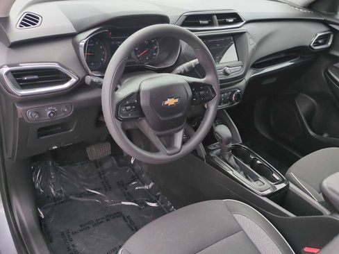 Used 2023 Chevrolet TrailBlazer LT FWD image 12