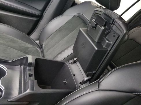 Used 2025 Jeep Grand Cherokee L Laredo image 30