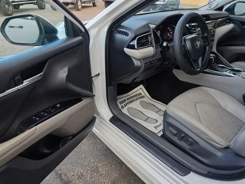 Used 2020 Toyota Camry XSE w/ Navigation Package FWD image 14