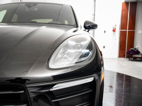 Certified 2024 Porsche Macan image 13