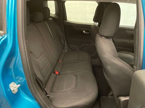 Certified 2021 Jeep Renegade Latitude FWD image 28