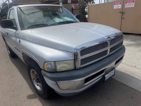 Used 2001 Dodge Ram 1500 Truck 2WD Regular Cab image 2