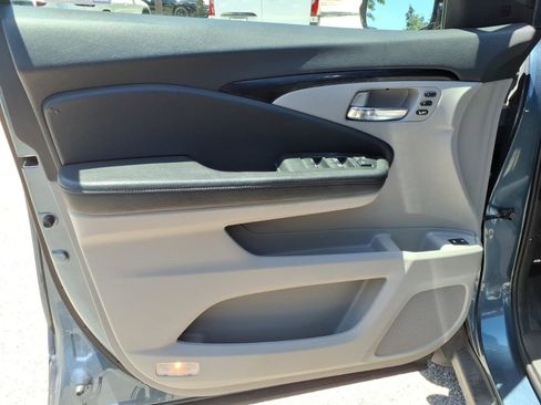 Used 2019 Honda Pilot Touring image 12