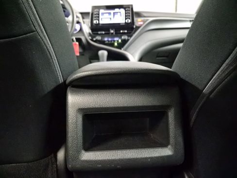 Used 2022 Toyota Camry LE image 33