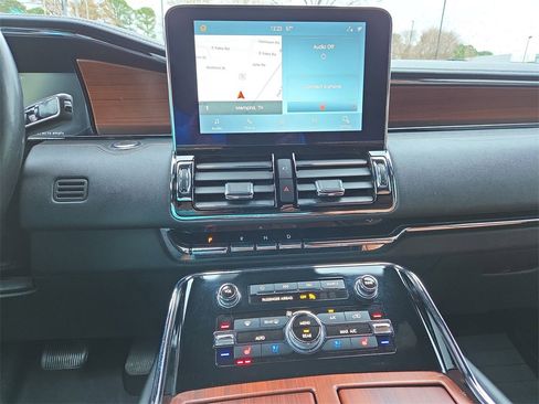 Used 2020 Lincoln Navigator Reserve w/ Luxury Package image 26