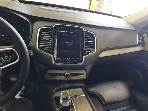Certified 2024 Volvo XC90 T8 Ultimate AWD/4WD image 9