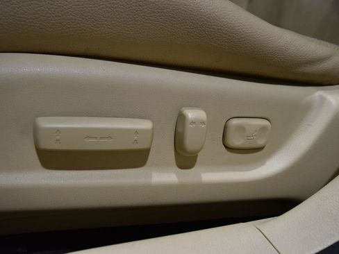 Used 2010 Honda Crosstour EX-L image 11