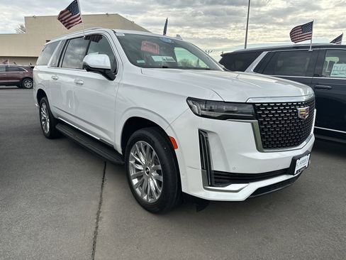 Used 2021 Cadillac Escalade ESV Premium Luxury image 4