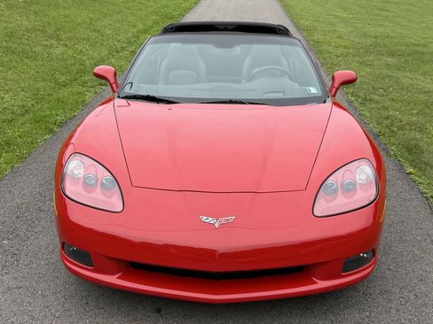 Used 2007 Chevrolet Corvette Coupe w/ Preferred Equipment Group RWD image 11