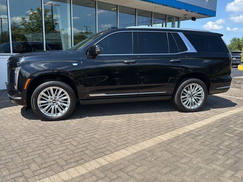Used 2026 Cadillac Escalade Luxury w/ Touring Package AWD/4WD image 2