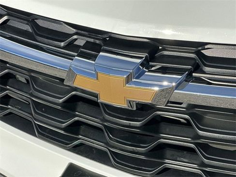 Used 2024 Chevrolet Trax LT w/ Driver Confidence Package image 28