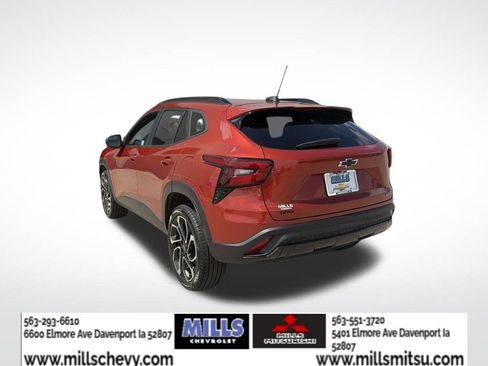 Used 2024 Chevrolet Trax RS w/ Driver Confidence Package FWD image 3