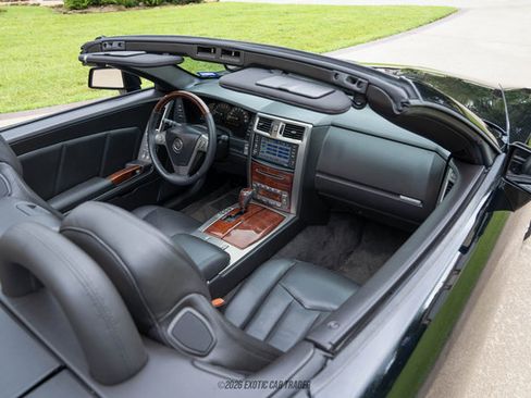 Used 2006 Cadillac XLR RWD image 61