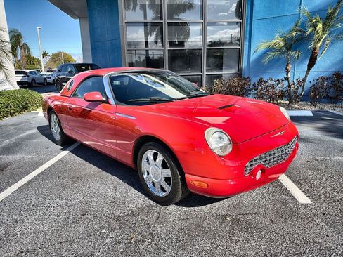 Used 2005 Ford Thunderbird image 2