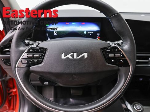 Used 2023 Kia Niro Wind w/ Wind Preserve Package FWD image 10