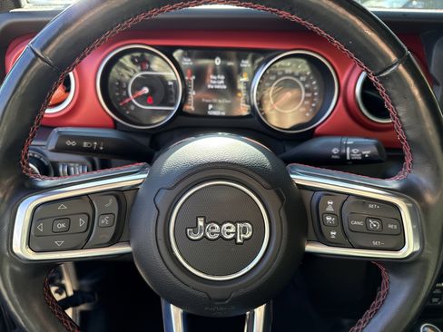 Used 2020 Jeep Gladiator Rubicon image 25