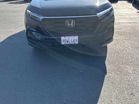 Used 2025 Honda CR-V LX image 4