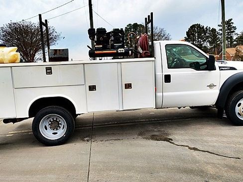 Used 2016 Ford F550 2WD Regular Cab Super Duty image 10