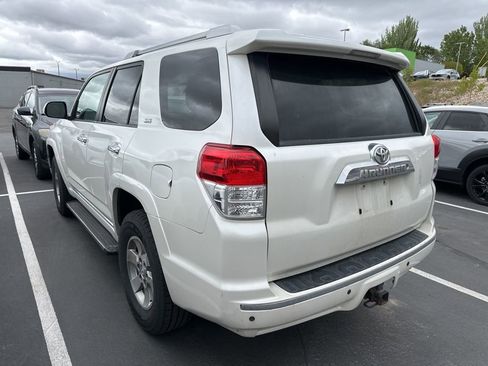 Used 2011 Toyota 4Runner SR5 w/ Premium Pkg w/Leather RWD image 7