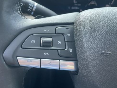 Certified 2024 Cadillac XT4 Luxury w/ Cold Weather Package FWD image 12