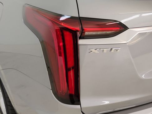 New 2025 Cadillac XT6 Luxury image 12