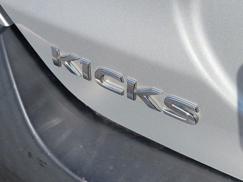 Used 2020 Nissan Kicks S FWD image 8
