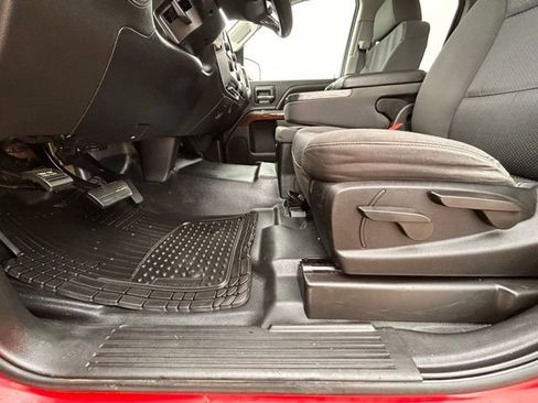 Used 2018 GMC Sierra 1500 SLE image 27