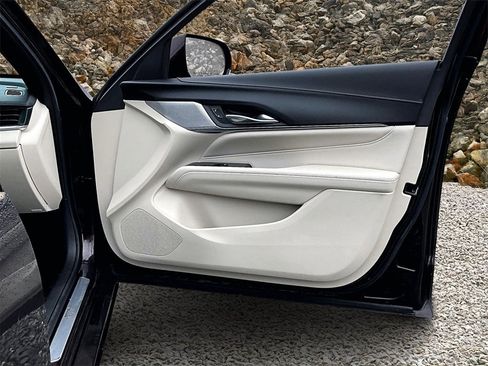 Used 2021 Cadillac CT4 Luxury w/ Sun And Sound Package image 21