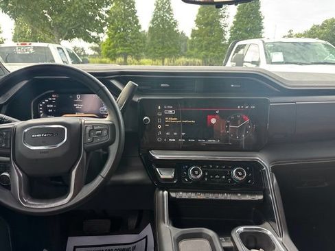 Used 2026 GMC Sierra 3500 Denali Ultimate AWD/4WD image 11