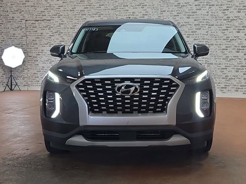 Used 2022 Hyundai Palisade SE FWD image 2