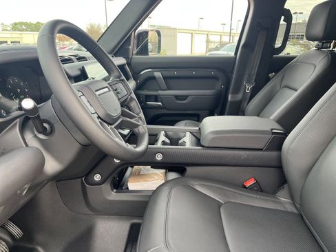 Used 2025 Land Rover Defender 130 Outbound image 4