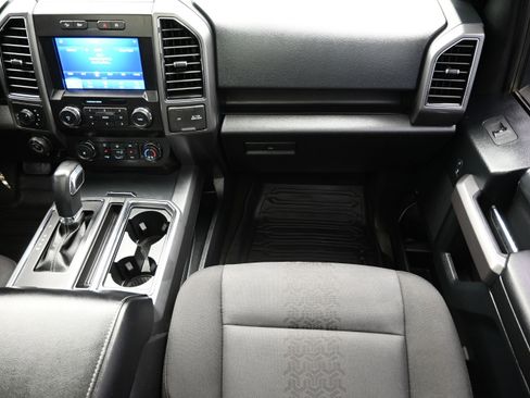Used 2020 Ford F150 XLT w/ Equipment Group 302A Luxury AWD/4WD image 38