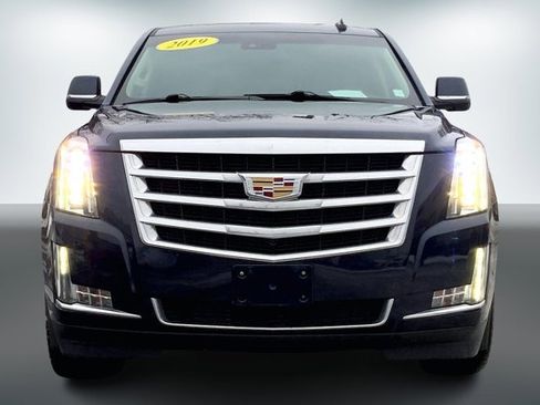 Used 2019 Cadillac Escalade ESV Luxury image 2