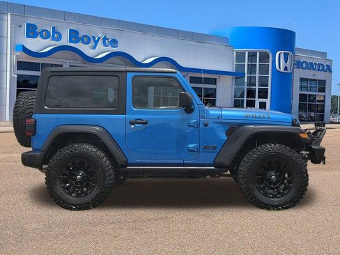 Used 2022 Jeep Wrangler Sport AWD/4WD image 4