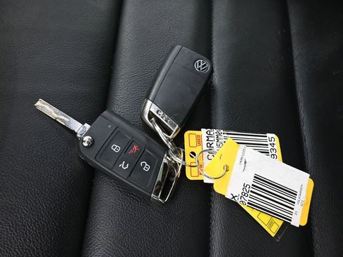 Used 2021 Volkswagen GTI Autobahn image 53