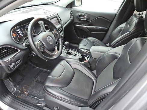 Used 2019 Jeep Cherokee Latitude Plus w/ Cold Weather Group image 20