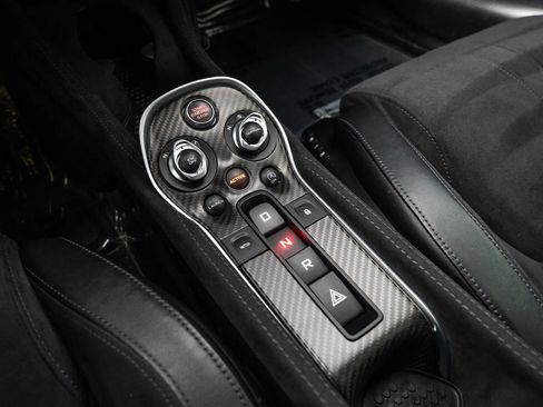 Used 2019 McLaren 600LT RWD image 28