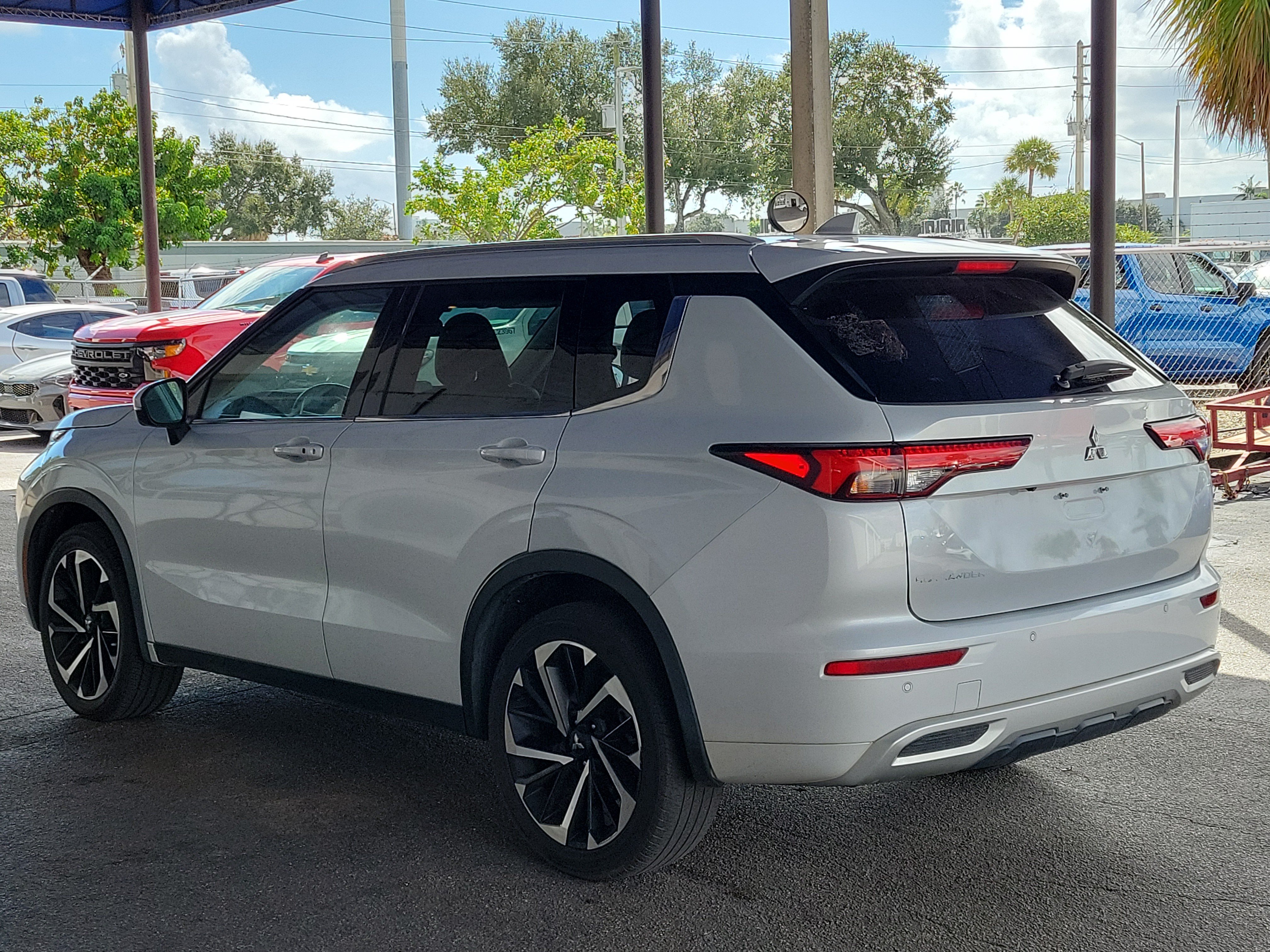 Used 2022 Mitsubishi Outlander SEL AWD/4WD image 3
