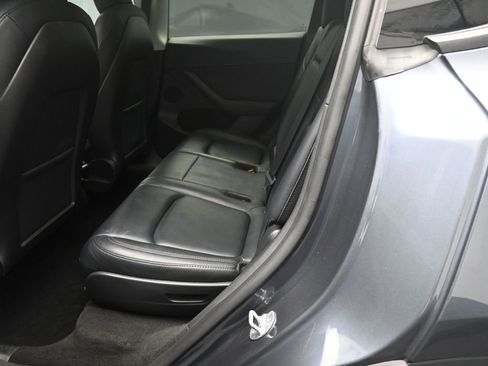 Used 2023 Tesla Model Y Long Range AWD/4WD image 19