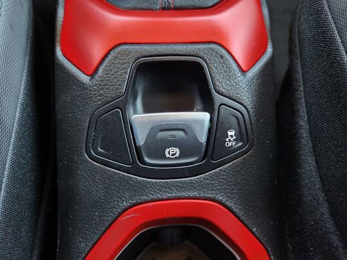 Used 2015 Jeep Renegade Trailhawk image 22