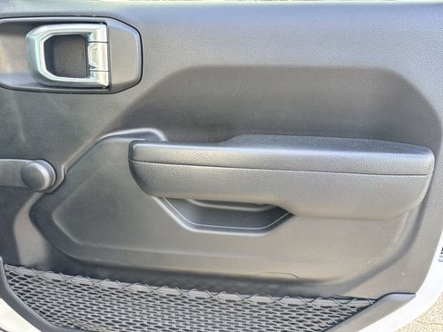 Used 2021 Jeep Wrangler Unlimited Willys image 14