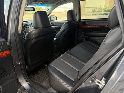 Used 2010 Subaru Outback 3.6R Limited w/ Popular Equipment Group 1A image 23
