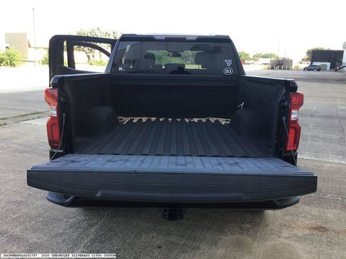 Used 2020 Chevrolet Silverado 1500 Custom w/ Custom Value Package RWD image 10