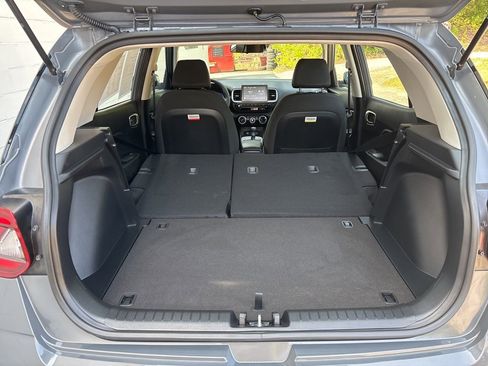 Used 2025 Hyundai Venue SE image 10