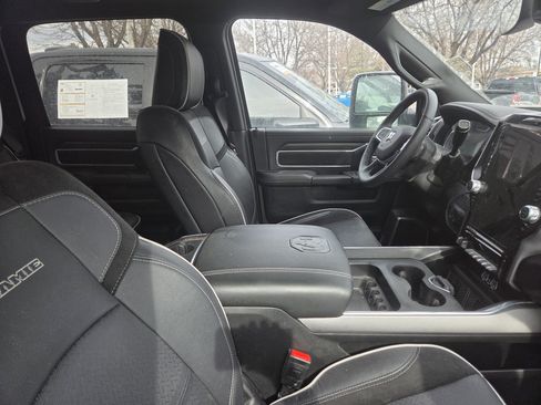 Used 2025 RAM 2500 Laramie image 17