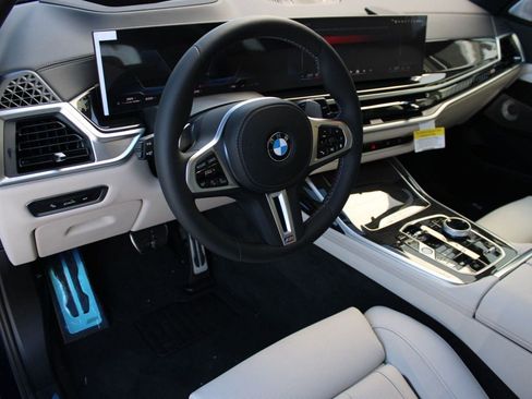 New 2026 BMW X7 M60i image 4