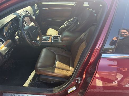 Used 2019 Chrysler 300 C w/ Sun, Sound & Nav Package RWD image 6