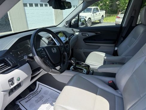 Used 2018 Honda Ridgeline RTL-E image 11