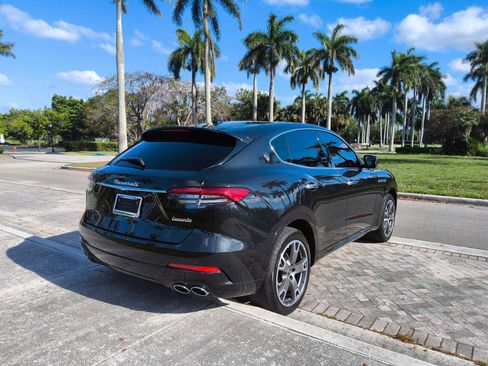 Used 2023 Maserati Levante GT image 17