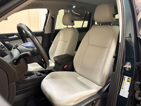 Used 2019 Volkswagen Tiguan SE AWD/4WD image 28
